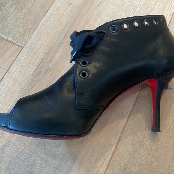 AUTHENTIC CHRISTIAN LOUBOUTIN BOOTIES - Picture 15 of 16